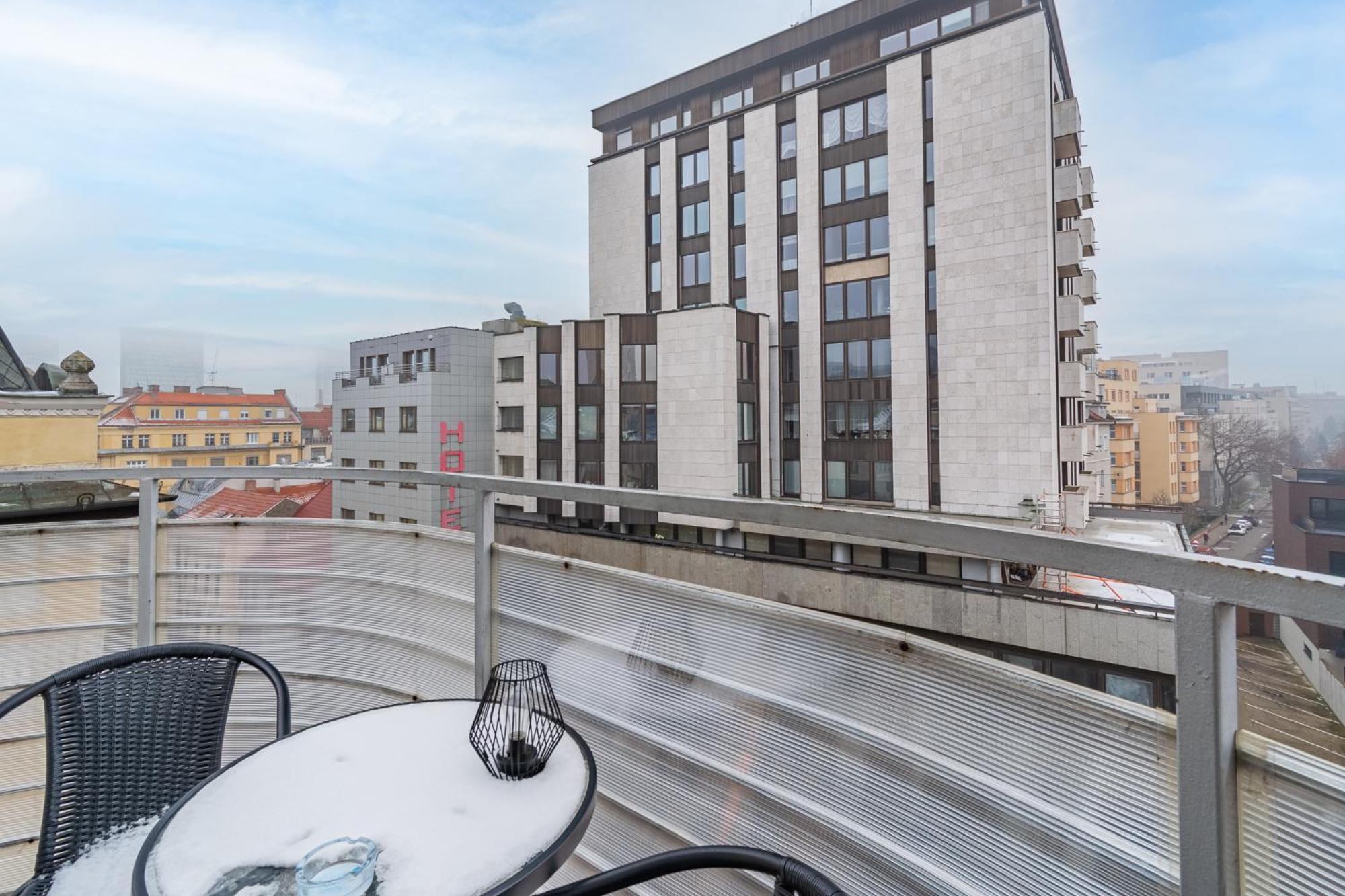 Natural-Style Apartment In The Centre Of Bratislava Exteriör bild