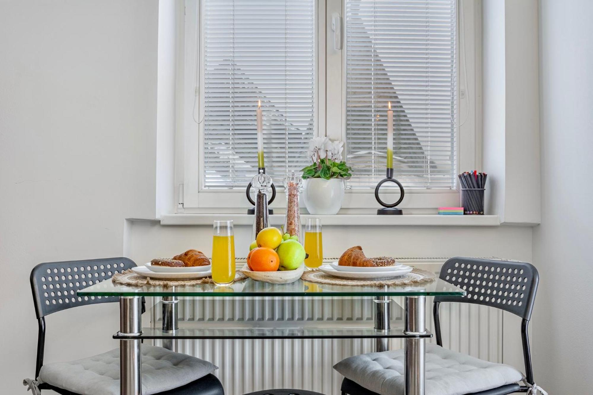 Natural-Style Apartment In The Centre Of Bratislava Exteriör bild