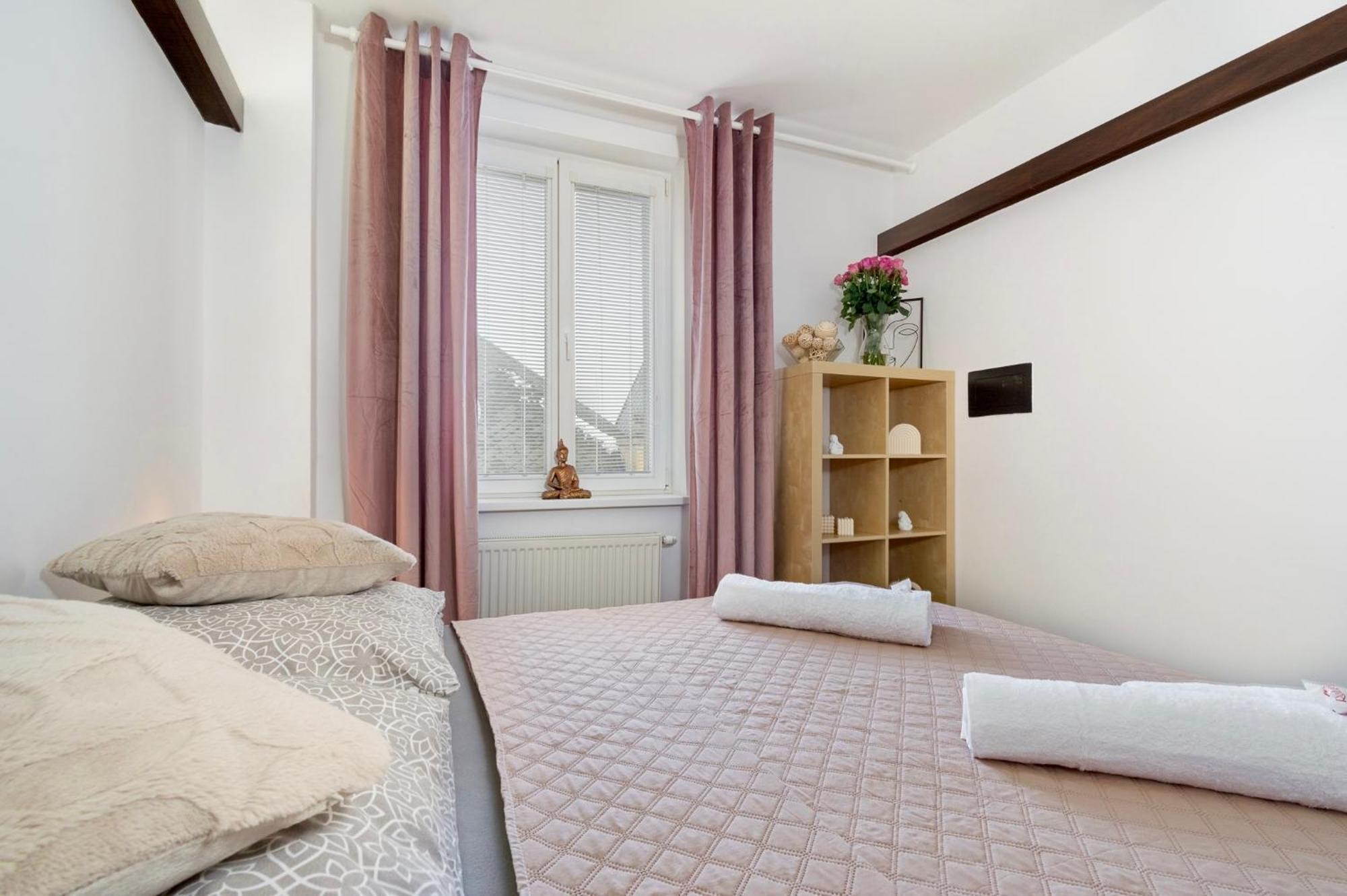 Natural-Style Apartment In The Centre Of Bratislava Exteriör bild